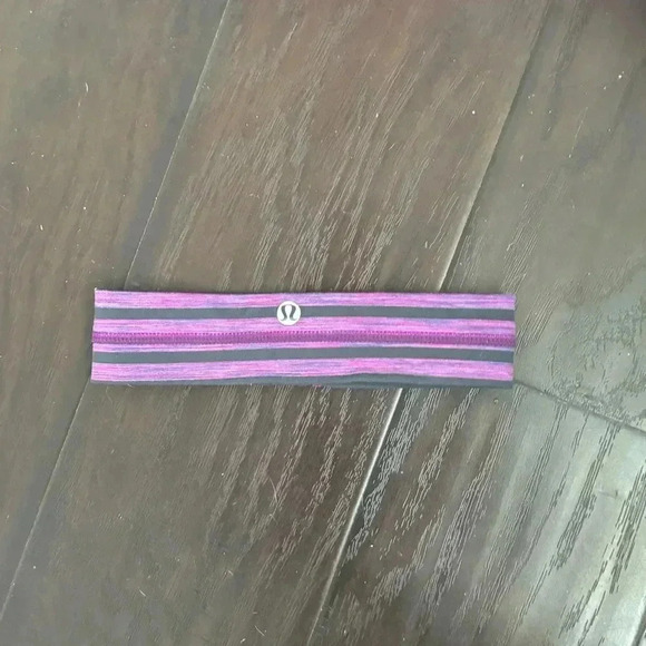 Lululemon y2k style striped headband - Picture 4 of 4